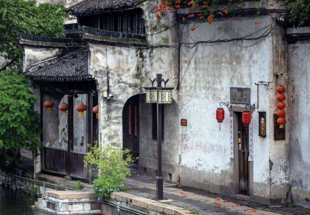 小学政治是不是小学道德与法治课？